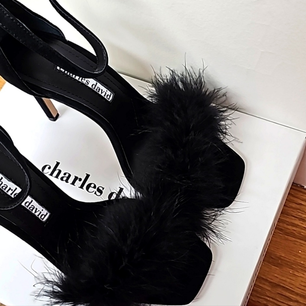 CHARLES DAVID ESQUIRE FEATHER ANKLE STRAP SANDALS SUEDE. - Picture 3 of 6